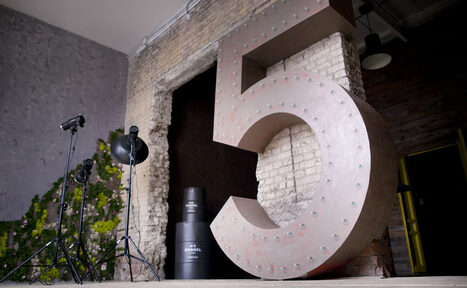 Арендовать StBrown Яркий лофт с гримерной зоной