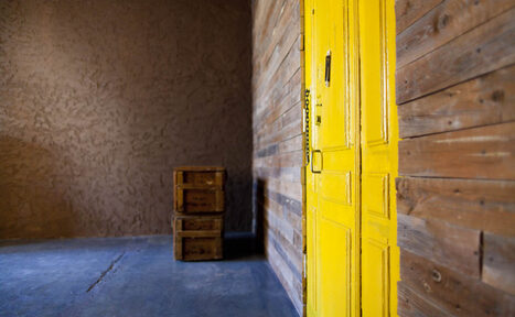 Арендовать StBrown Яркий лофт с гримерной зоной