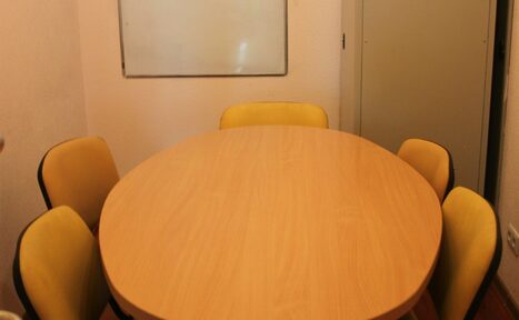 Арендовать Переговорная с маркерной доской