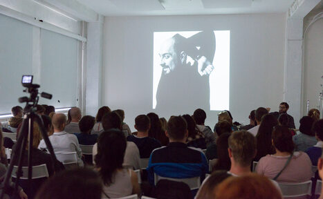 Арендовать Photoplay Зал для презентаций с акустическими панелями