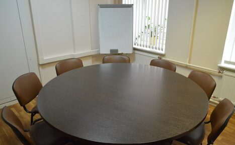 Арендовать Переговорная комната 