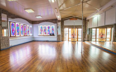 Арендовать By Time Dance