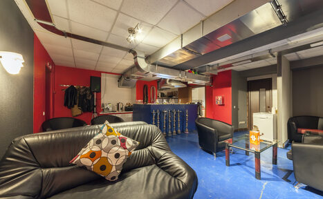 Арендовать F-Lounge Лофт с кальянами и напитками