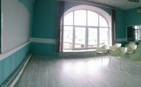 Арендовать Зал с любой расстановкой мебели