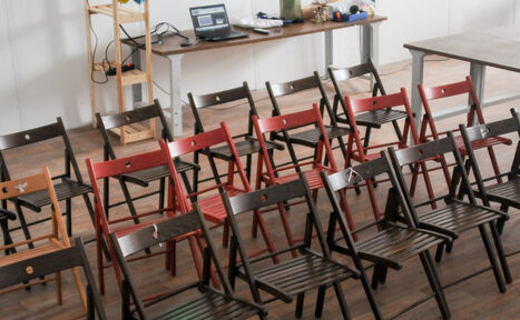 Арендовать Зал с гардеробом и зоной кухни