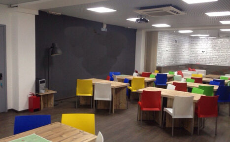 Арендовать Кафе Бабочки Лекторий с плазмой и проектором