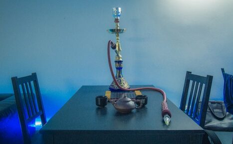 Арендовать Антикафе "Коперник" Зал. Неоновая подсветка, диваны