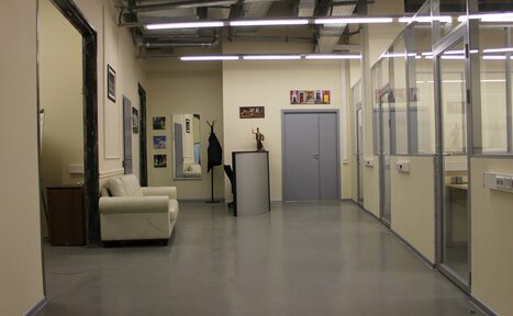 Арендовать Переговорная комната с плазмой