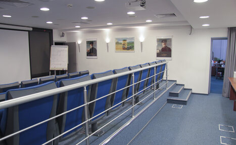 Арендовать Георг Плаза, бизнес-центр Кинотеатр в почасовую аренду