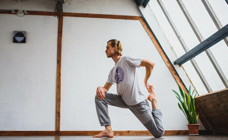 Арендовать YOGA Factory Йога-зал с деревянным полом, холл