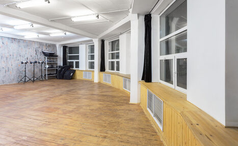 Арендовать PROSVET STUDIO Светлый зал с панорамными окнами