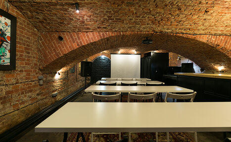 Арендовать Otherside. Арт-лофт с кирпичными сводами