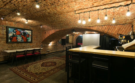 Арендовать Otherside. Арт-лофт с кирпичными сводами