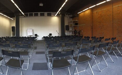 Арендовать Модный лофт с высокими потолками