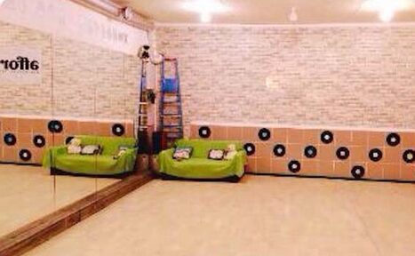 Арендовать Dan Dance Зал с зеркалами и раздевалкой