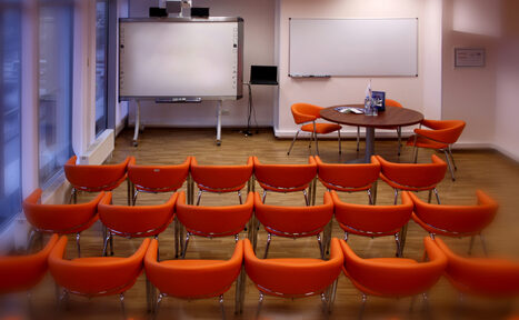 Арендовать Петербургский Демоцентр Зал для бизнес-мероприятий