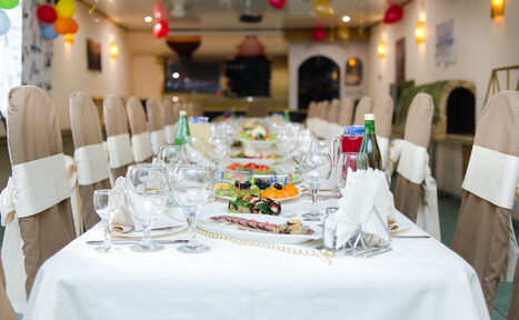 Арендовать Ресторан Паровоз Банкетный зал с железной дорогой