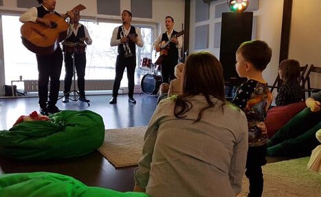 Арендовать Лофт Дом у моря Светлый уютный зал