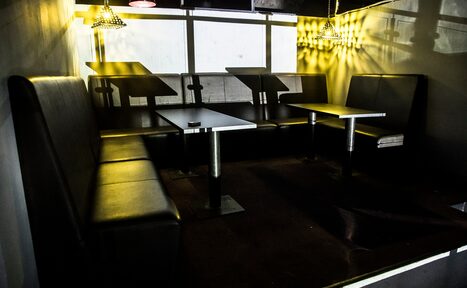 Арендовать RED PUB Пространство клуба со сценой