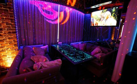 Арендовать Republic Hall Караоке зона с vip-залом
