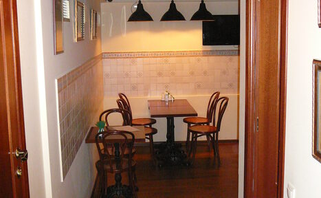 Арендовать 465 КРАФТ БАР Милый банкетный зальчик