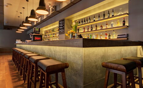 Арендовать Банкетный зал с барной стойкой, 40 кВт свет