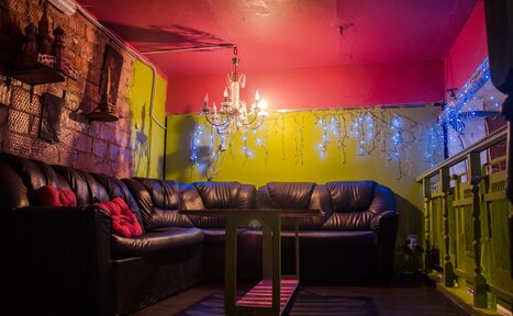 Арендовать Лофт для вечеринок с балконом