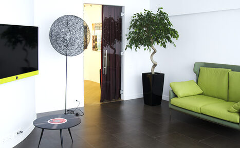 Арендовать EXPOSED Современная галерея с отдельным входом