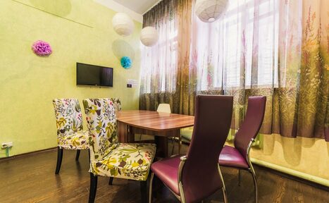 Арендовать CLEVERCLUB Переговорная комната в центре города