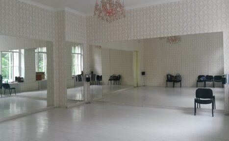 Арендовать Танцевальный класс 60 кв.м для тренингов, семинаров