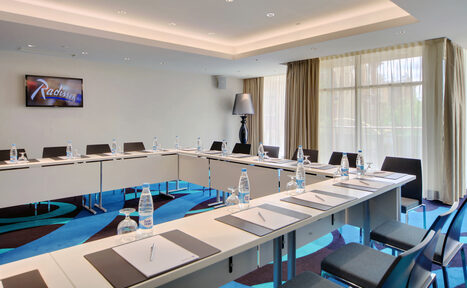 Арендовать Radisson Blu