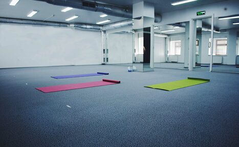 Арендовать Йога «Bikram Yoga MSK» Йога-зал с хорошей вентиляцией