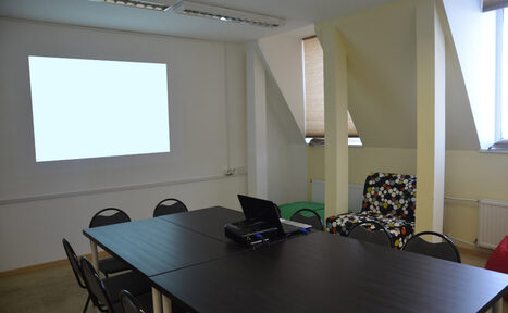 Арендовать ChangeLab Переговорная в мансарде