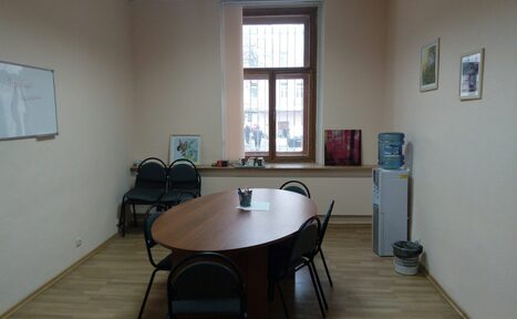 Арендовать ЛАуРА Академия Life-образования Переговорная 