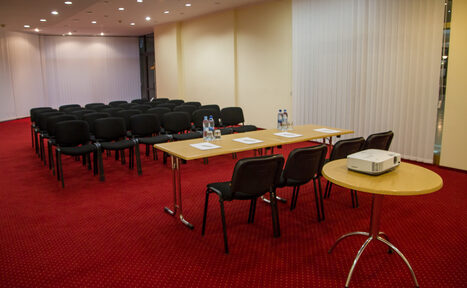 Арендовать Premier Hotel Dnister 