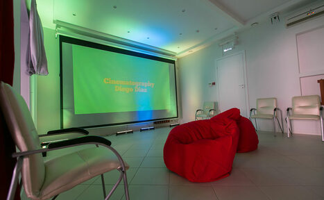 Арендовать Пространство в центре Петербурга для презентаций и семинаров