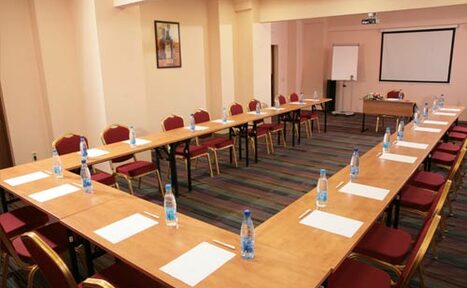Арендовать Maxima Hotels