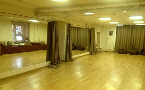 Арендовать Большой белый зал на Угловом