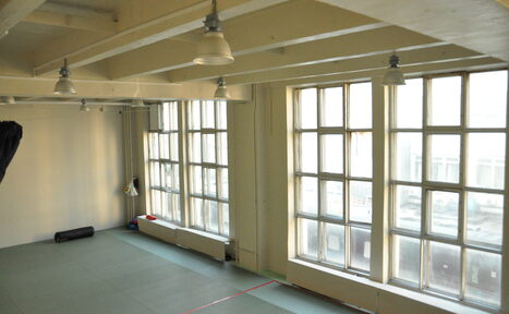 Арендовать Просторный зал для семинаров, тренингов, лекций 