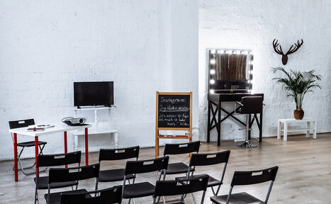 Арендовать Просторный зал с раздевалкой