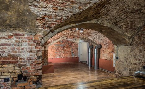Арендовать Культурный центр Хитровка Лофт в красном кирпиче со сводами