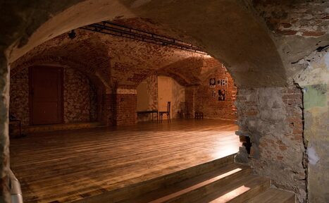 Арендовать Культурный центр Хитровка Лофт в красном кирпиче со сводами