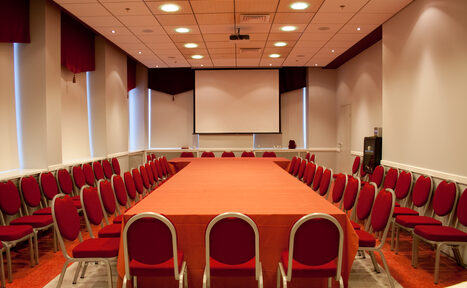 Арендовать Гостиница Охтинская. Конференц-зал