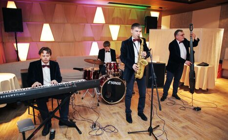 Арендовать 8 Колонн