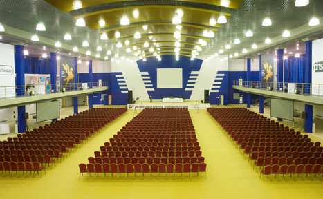 Арендовать Двухуровневый современный зал