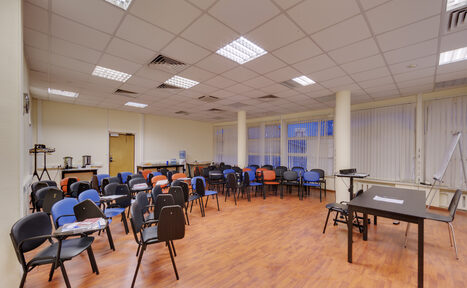 Арендовать Аренда УНИК Лекционная + конференц-зал