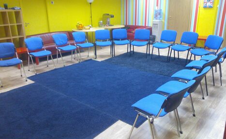 Арендовать Отличный, новый зал для семинаров, тренингов, лекций и мероп