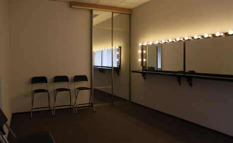 Арендовать Flush School OY