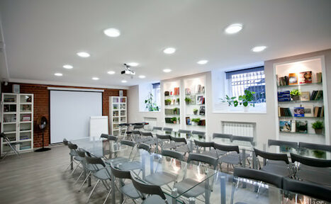 Арендовать Дом Бенуа Тренинг-класс с парадным входом