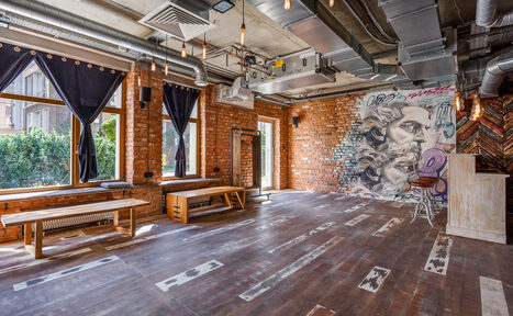 Арендовать Лофт Курс с большими окнами на Алексеевской 